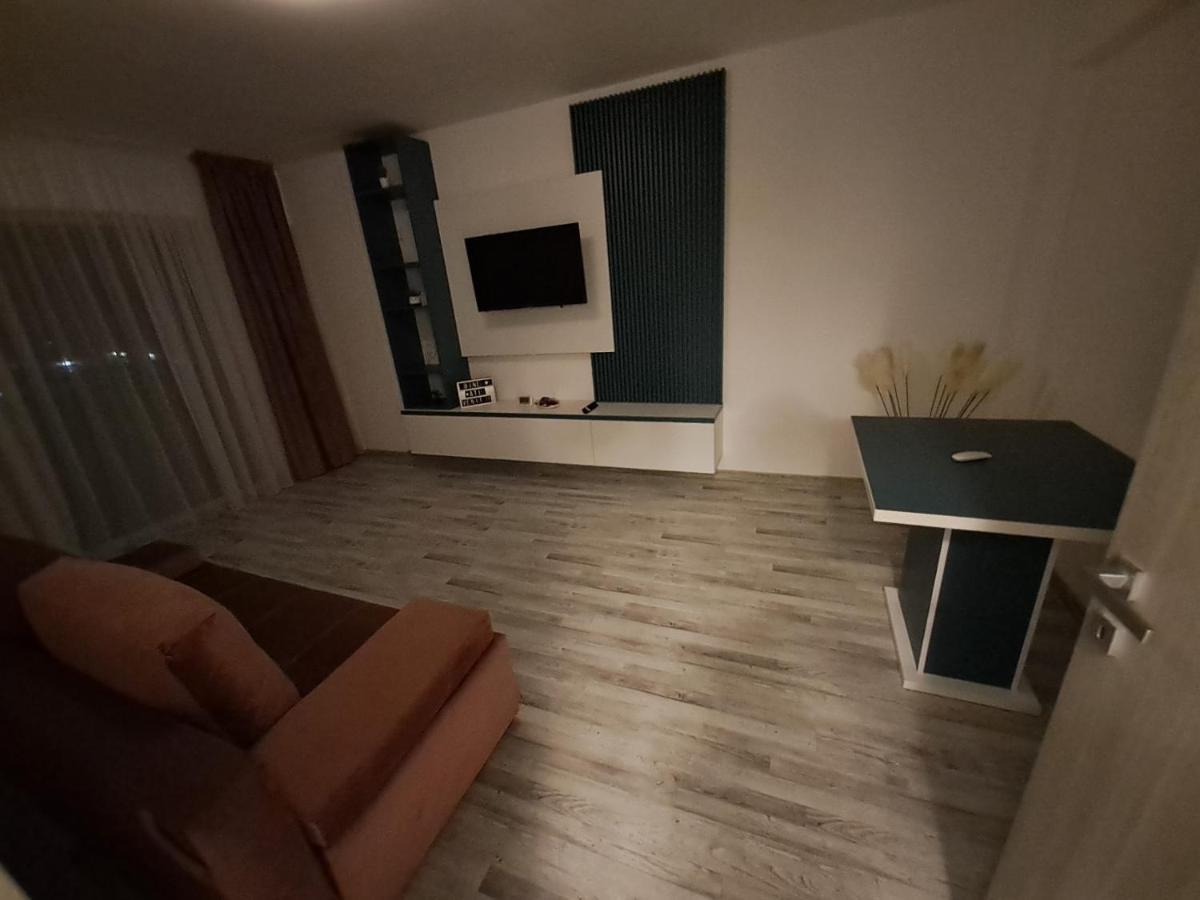 Happy Rental Apartments 2 Craiova Exterior foto